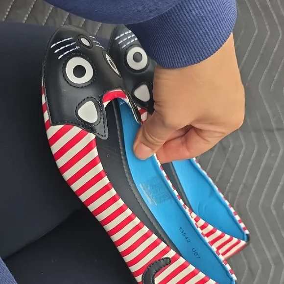 T.U.K Black and Red Cat Flats - Picture 3 of 9
